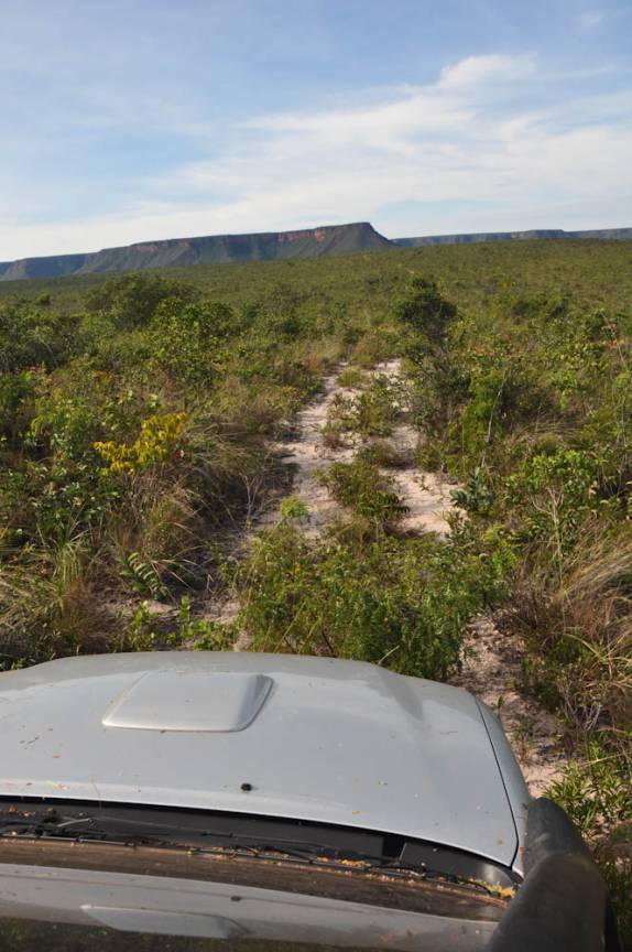 Fiona enfrenta trilha de areia no P.N. Nascentes do Parnaíba, no extremo sul do Maranhão